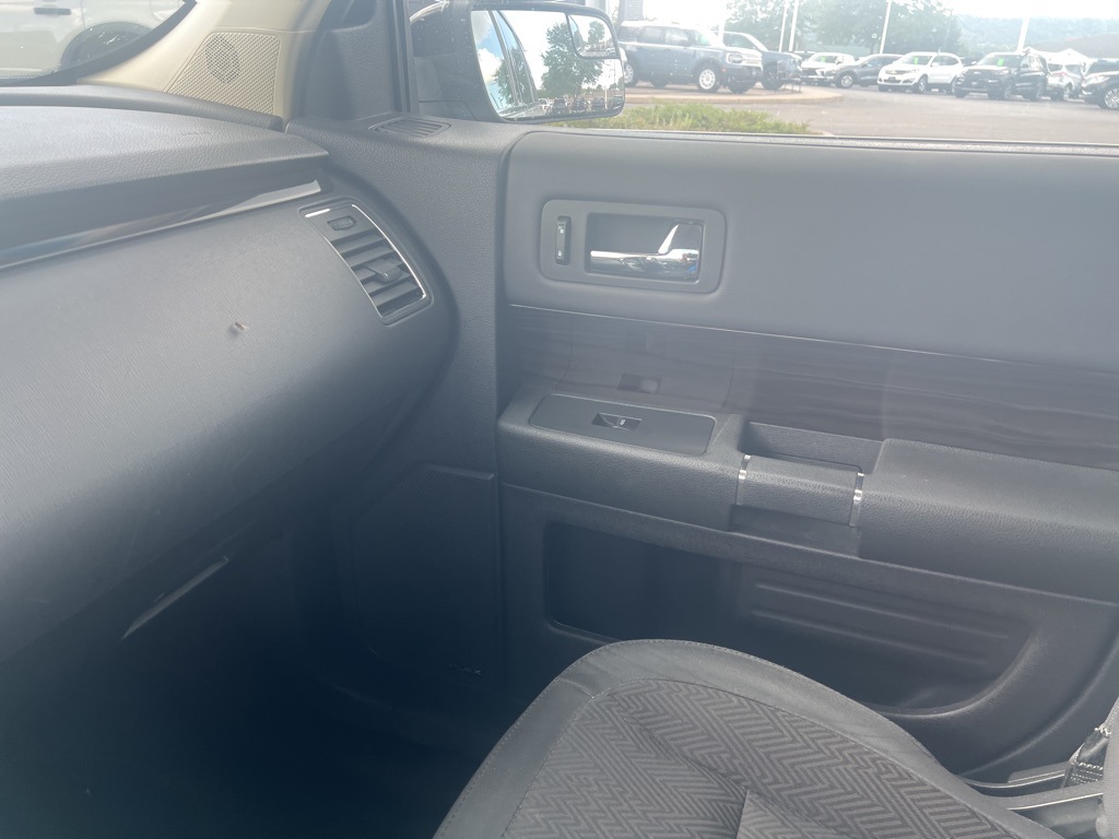 2016 Ford Flex SEL photo 25