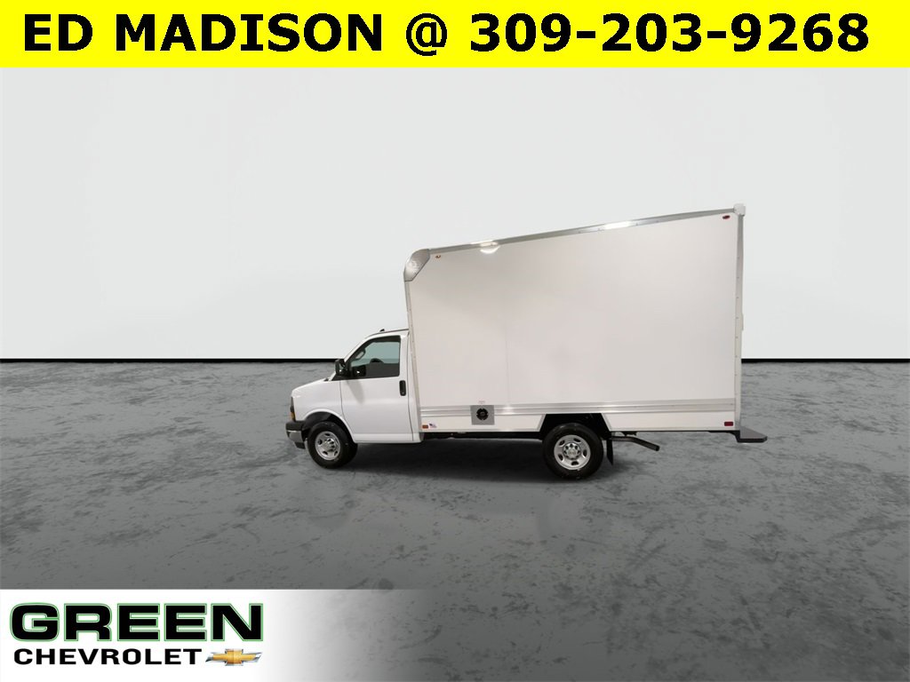 2025 Chevrolet Express Cutaway 3500 photo 4