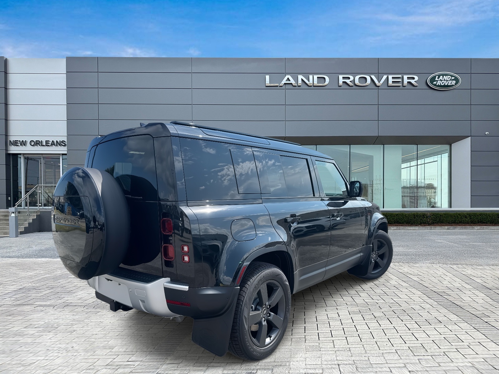 2025 Land Rover Defender 110 S photo 5