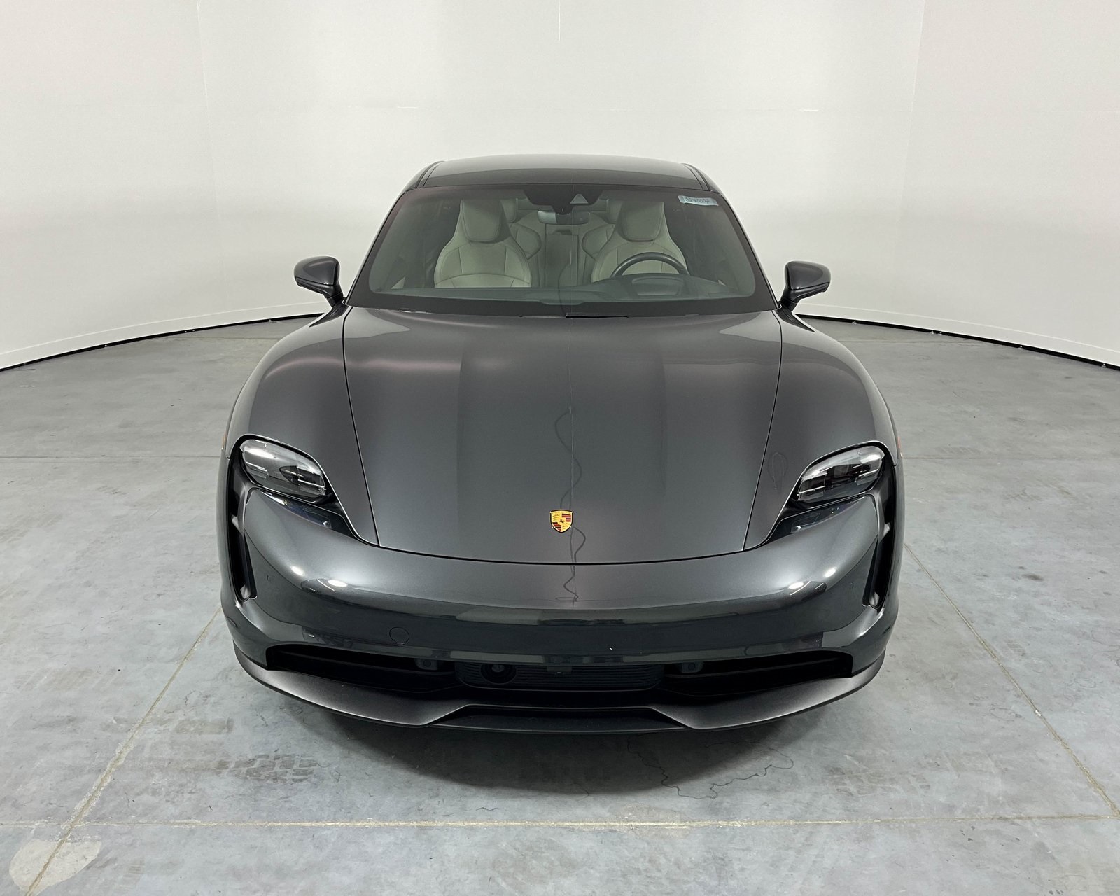 2024 Porsche Taycan photo 10