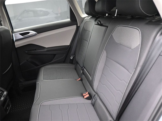 2025 Volkswagen Taos SE photo 12