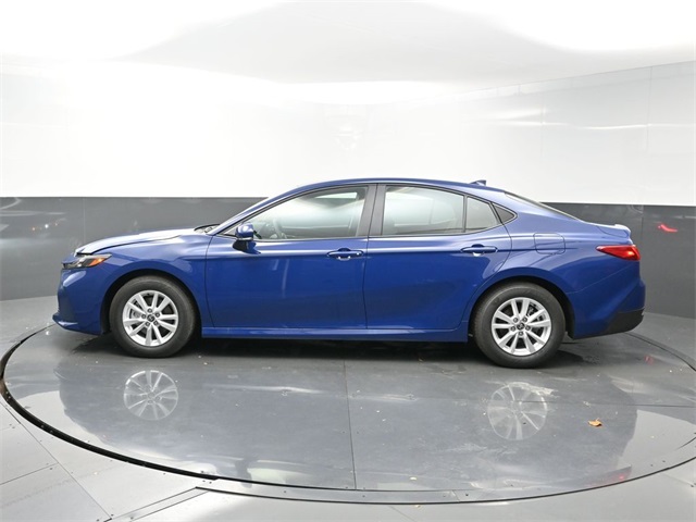 2026 Toyota Camry LE photo 4