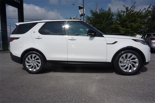 2024 Land Rover Discovery S photo 28