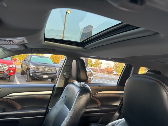2018 Toyota Highlander XLE photo 32