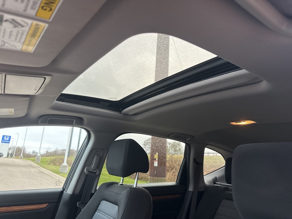 2017 Honda CR-V EX photo 4