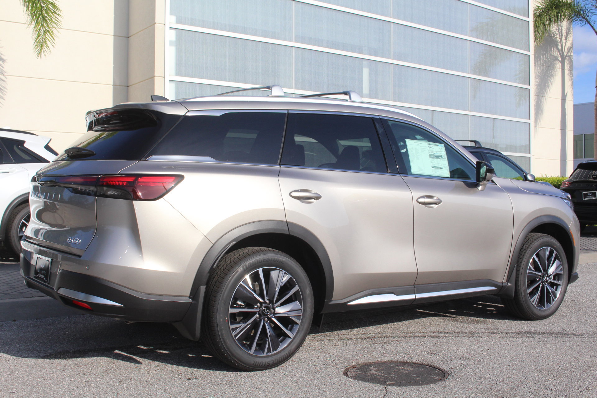 2026 Infiniti QX60 Luxe photo 4