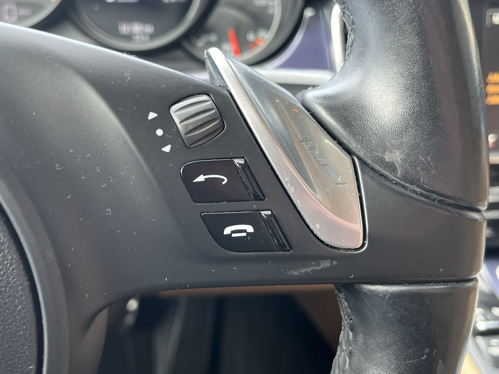 2015 Porsche Panamera Base photo 12