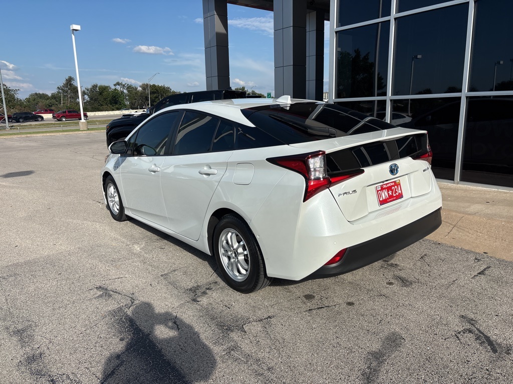 2021 Toyota Prius XLE photo 3
