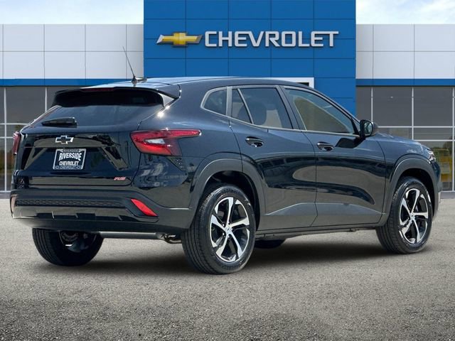 2026 Chevrolet Trax photo 2