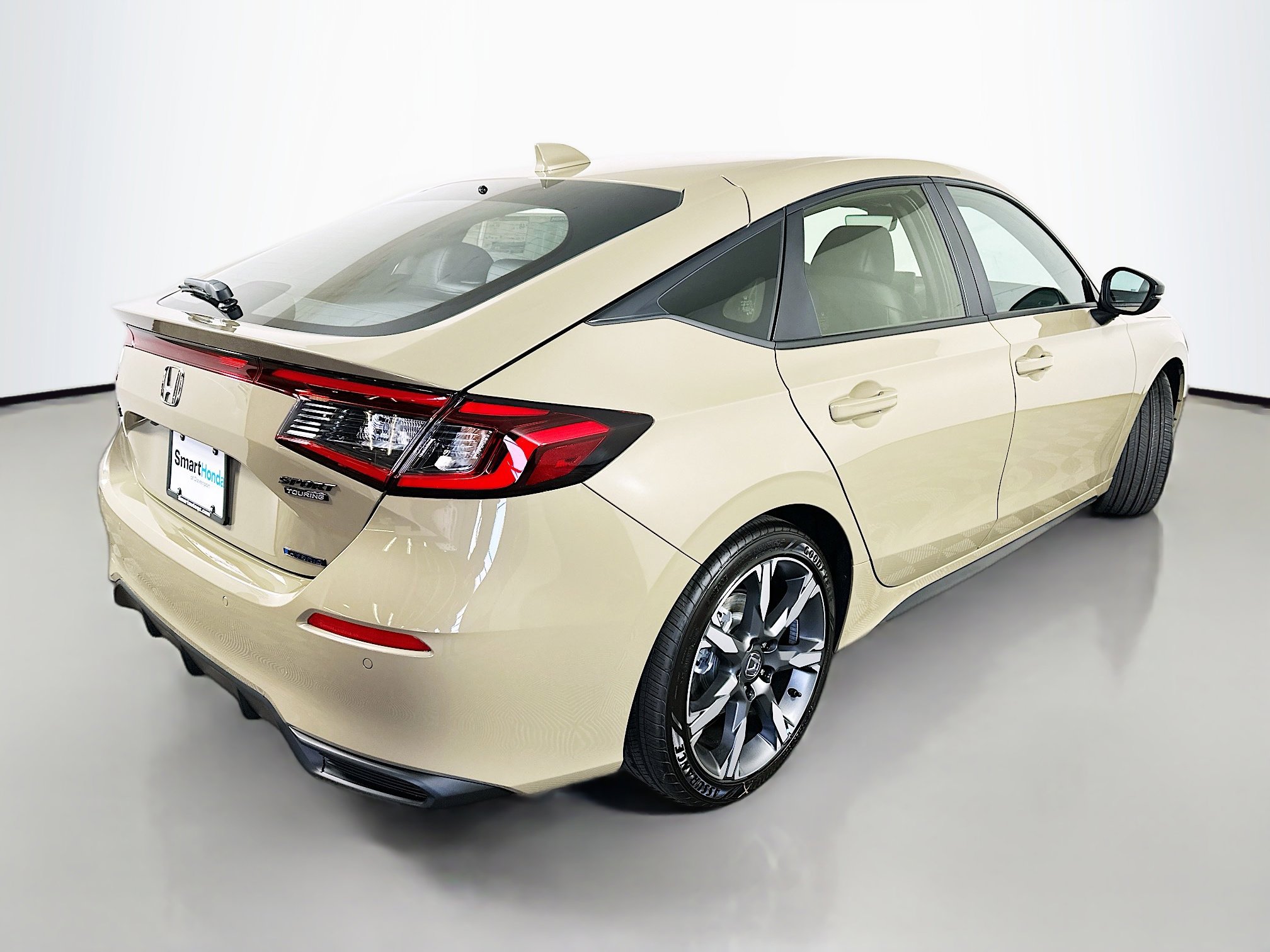 2026 Honda Civic Hatchback Touring Hybrid photo 7
