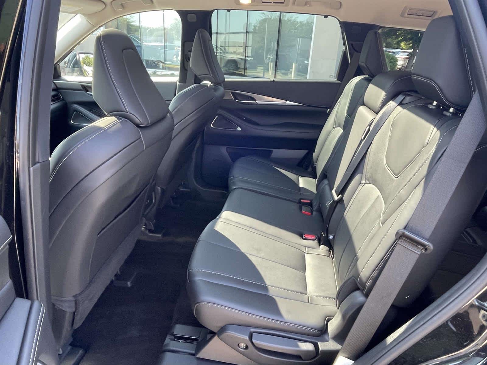 2025 Infiniti QX60 Luxe photo 13