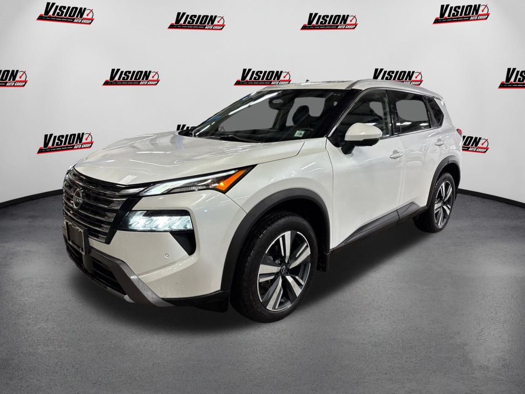 2024 Nissan Rogue SL's photo