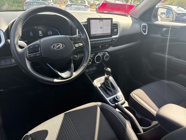2024 Hyundai Venue Limited photo 16