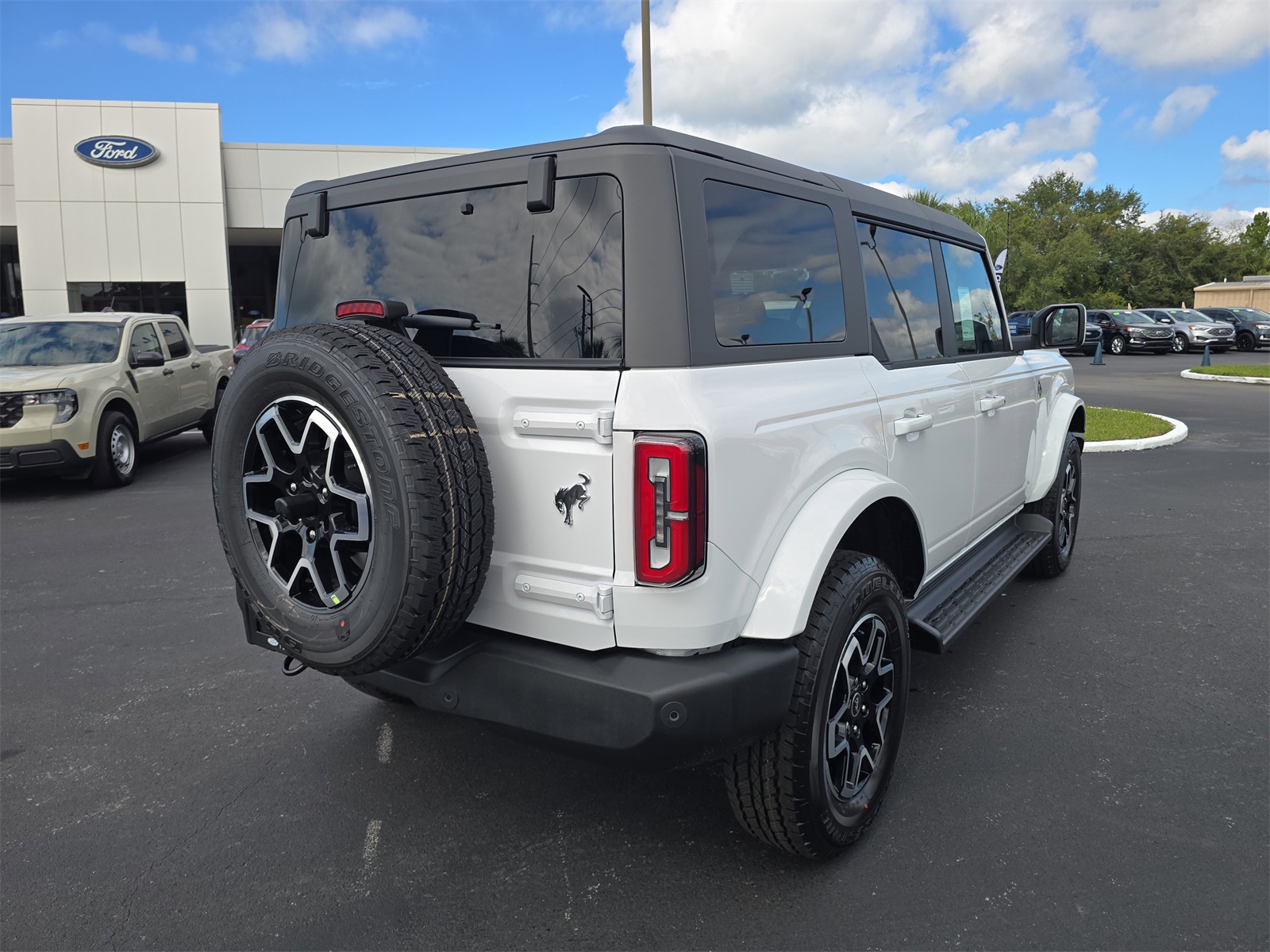 2025 Ford Bronco Outer Banks photo 4