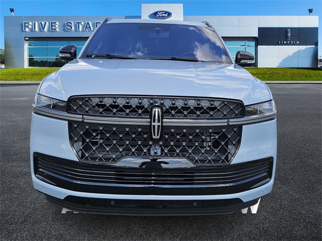 2025 Lincoln Navigator L Reserve photo 2