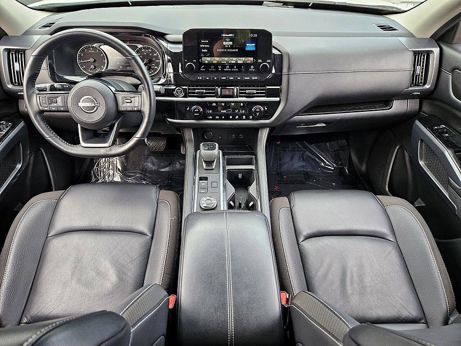2023 Nissan Pathfinder SL photo 10