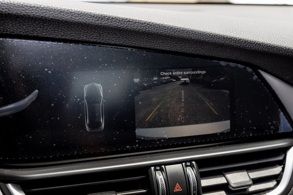 2025 Alfa Romeo Giulia Base photo 16