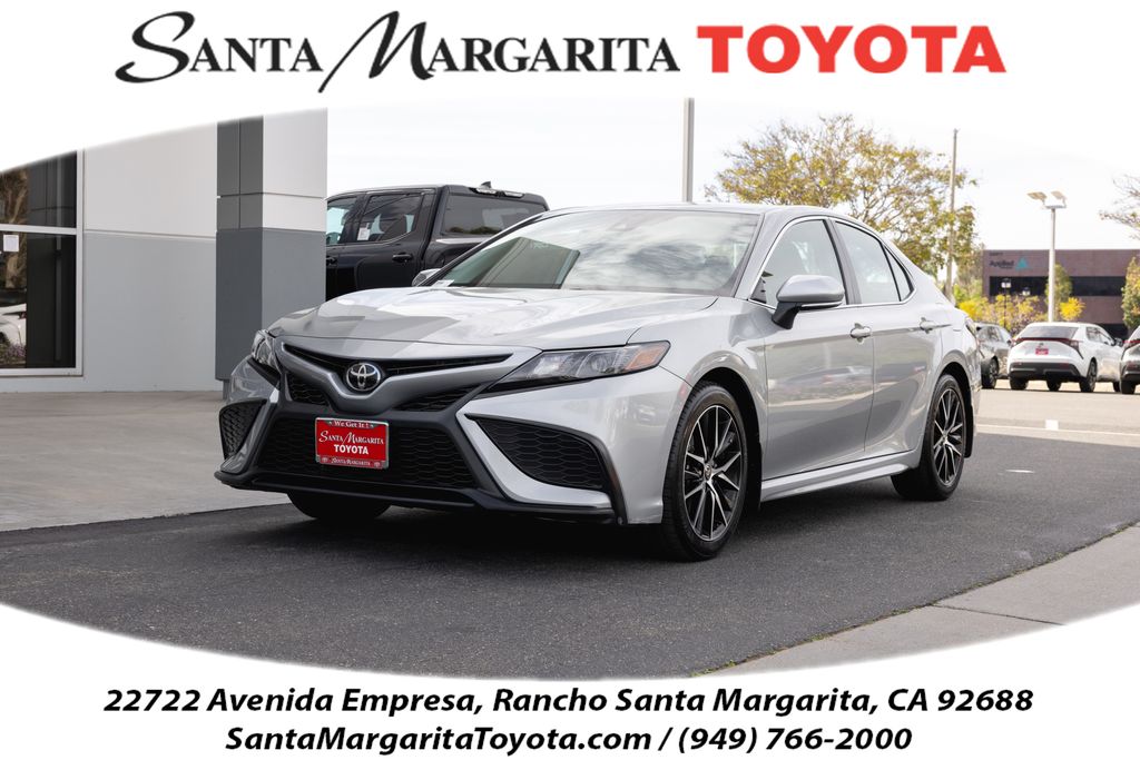 2022 Toyota Camry SE
