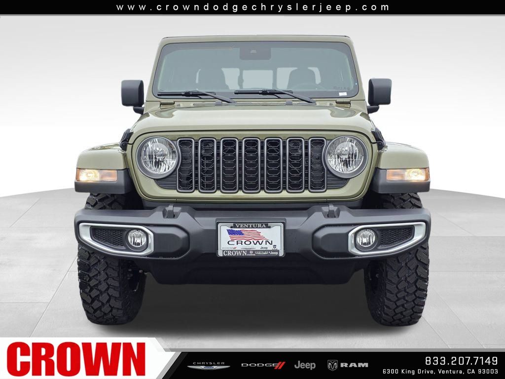 2025 Jeep Gladiator Sport photo 2