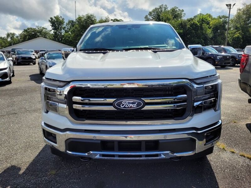2025 Ford F-150 Lariat photo 2