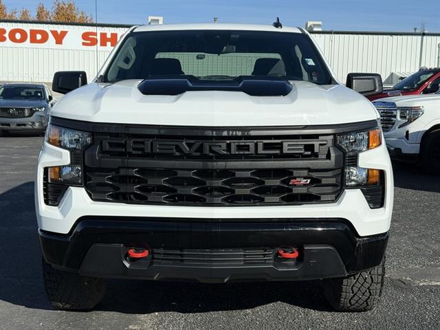 2025 Chevrolet Silverado Trail Boss Custom photo 2