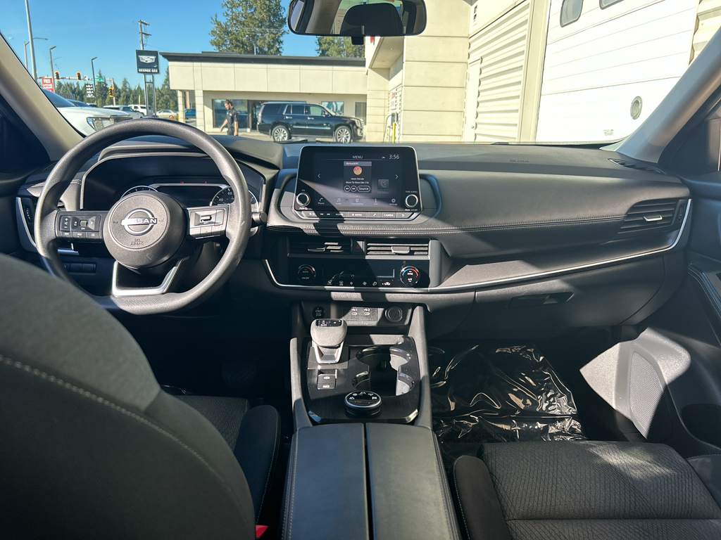 2024 Nissan Rogue SV photo 15
