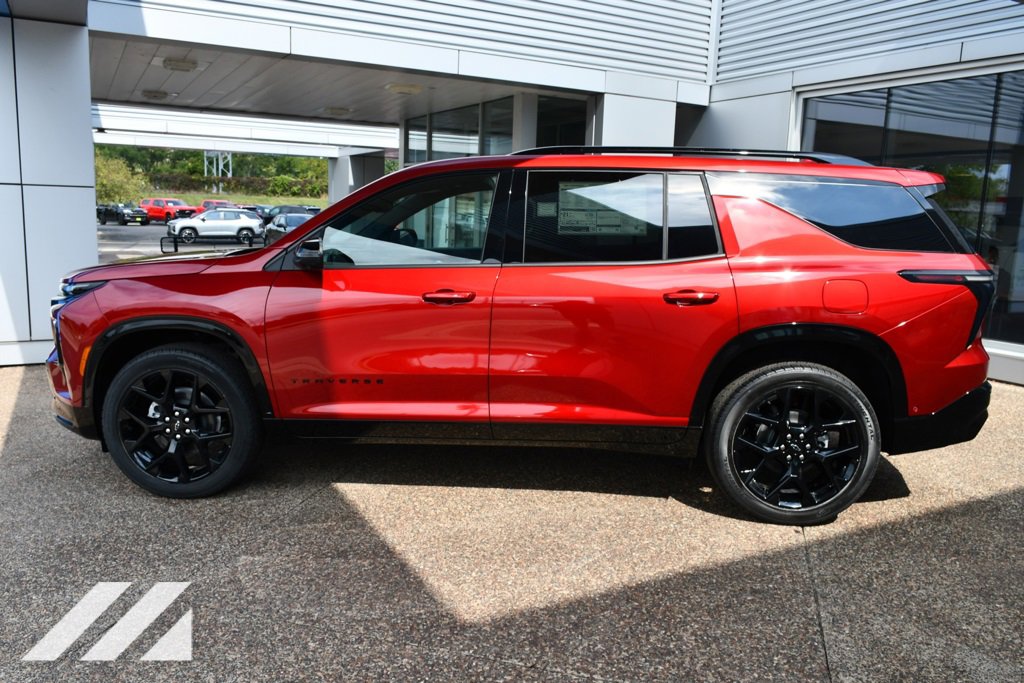 2026 Chevrolet Traverse RS photo 3
