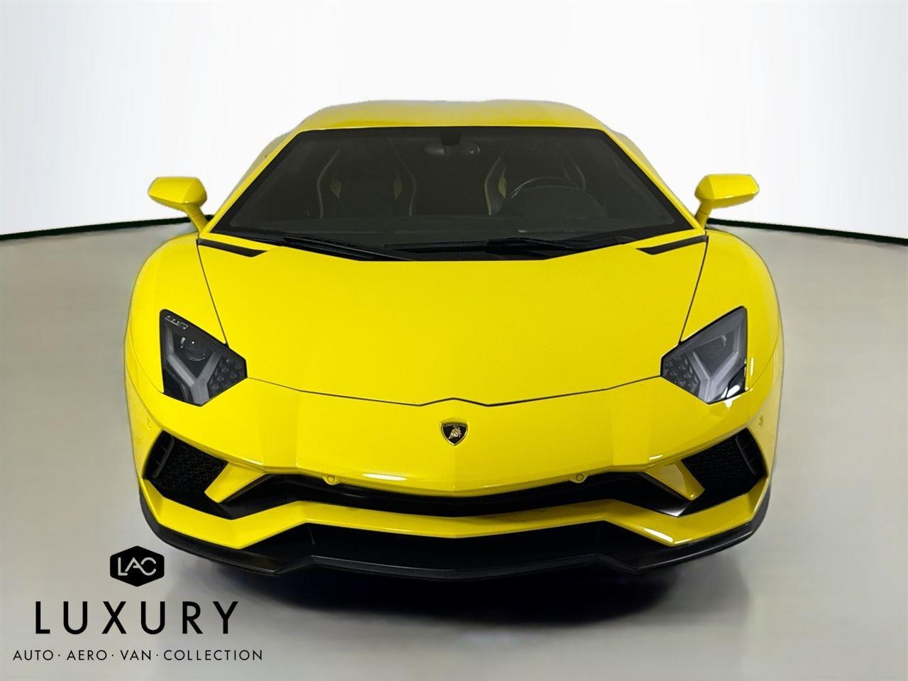 2018 Lamborghini Aventador photo 8