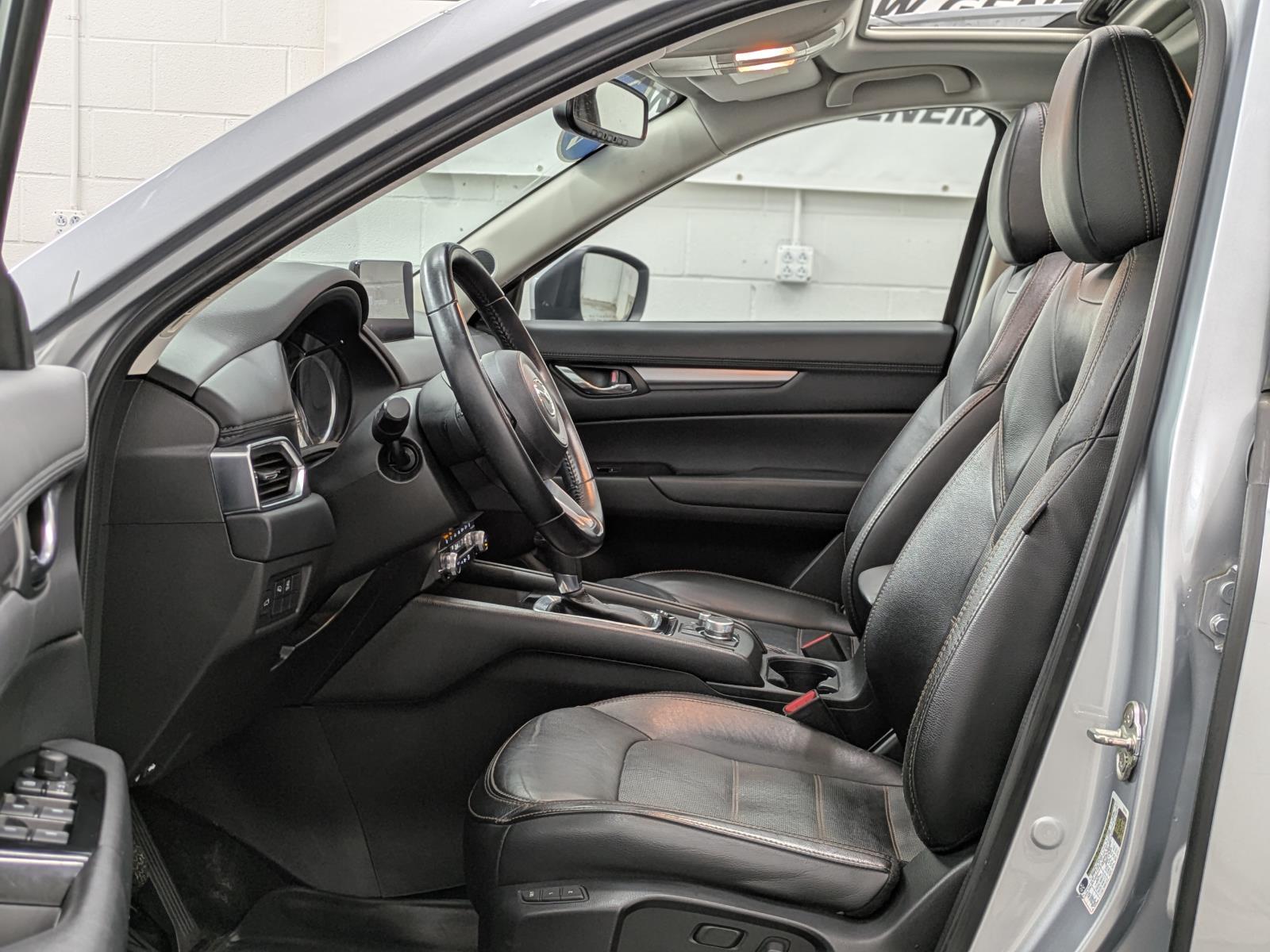 2021 Mazda CX-5 Touring photo 2