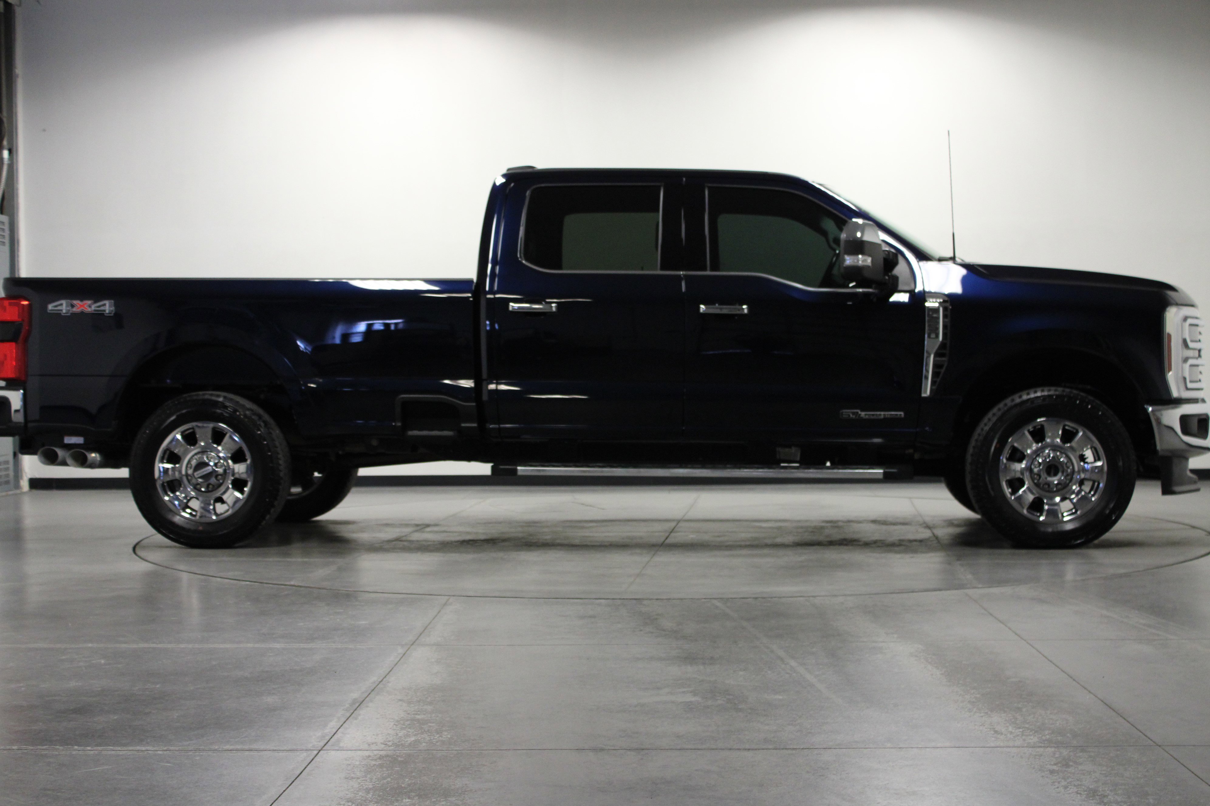 2024 Ford F-250 Lariat photo 2
