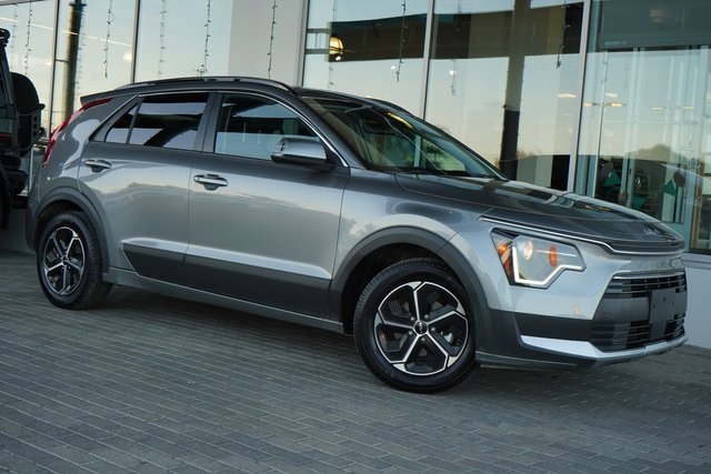 2023 Kia Niro EX's photo