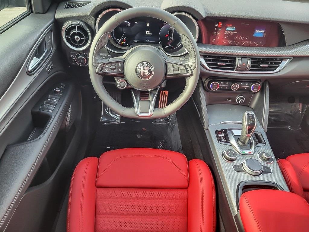 2025 ALFA ROMEO STELVIO - Image 11