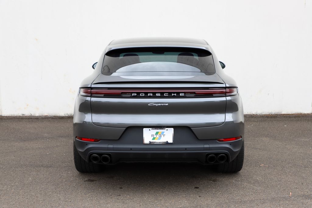 2024 Porsche Cayenne Coupe Base photo 16