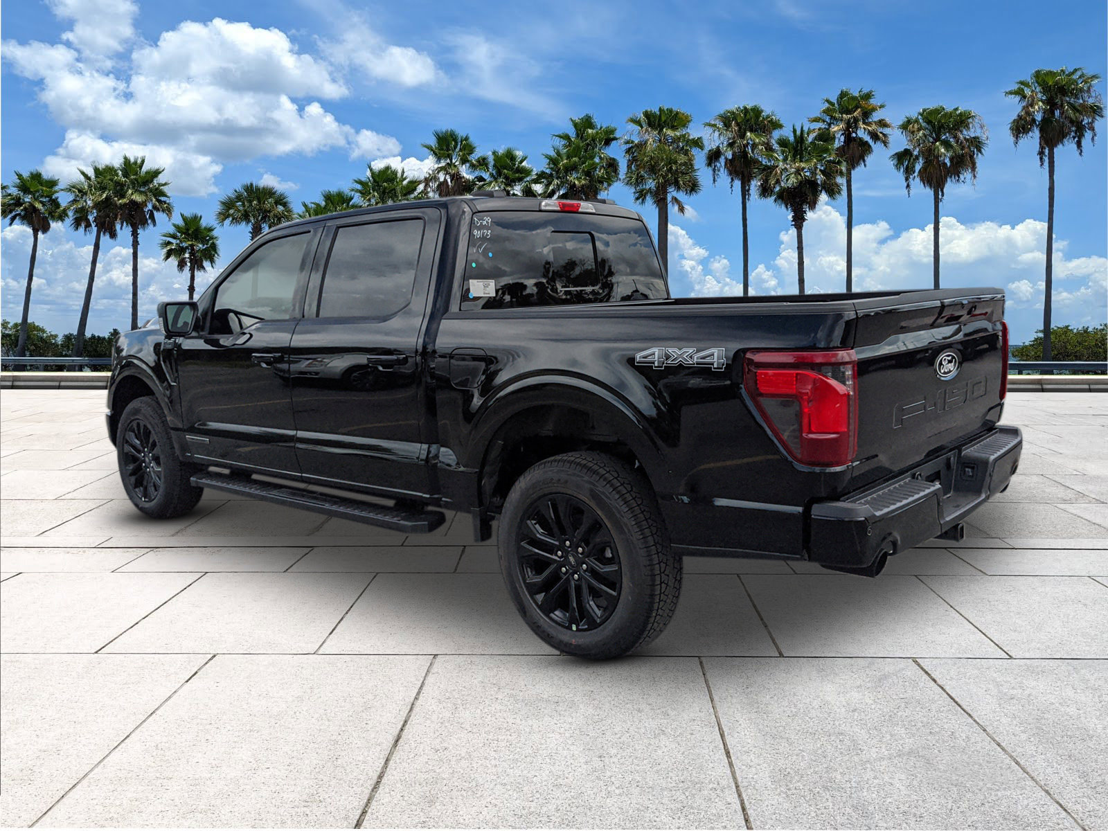 2025 Ford F-150 XLT photo 4