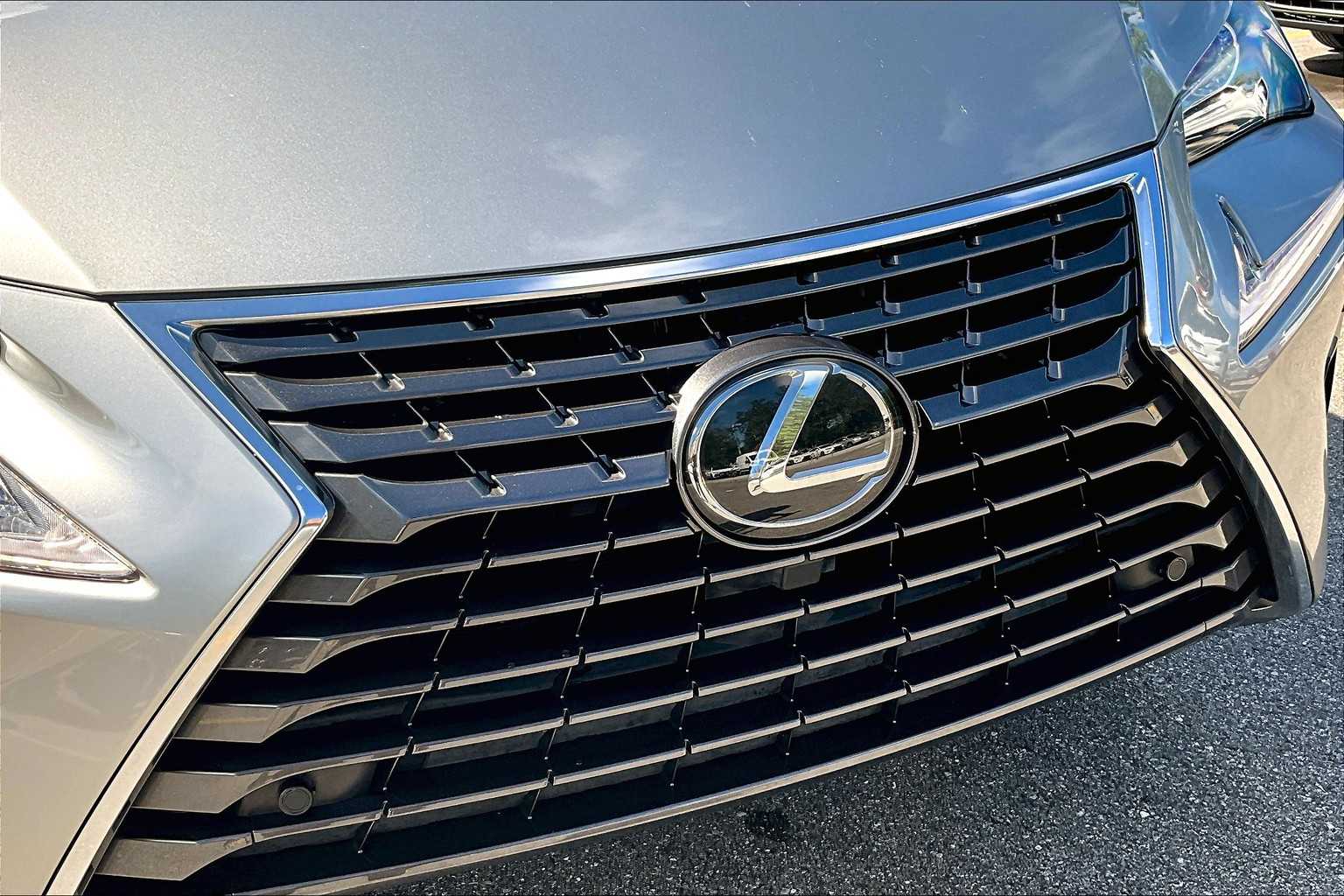 2021 Lexus NX 300 photo 27