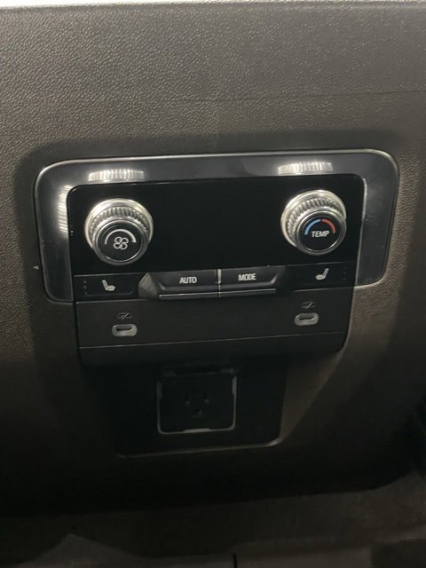 2023 Gmc Yukon SLT photo 11