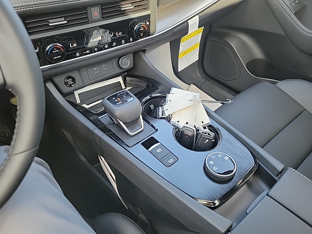 2026 Nissan Rogue SV photo 15