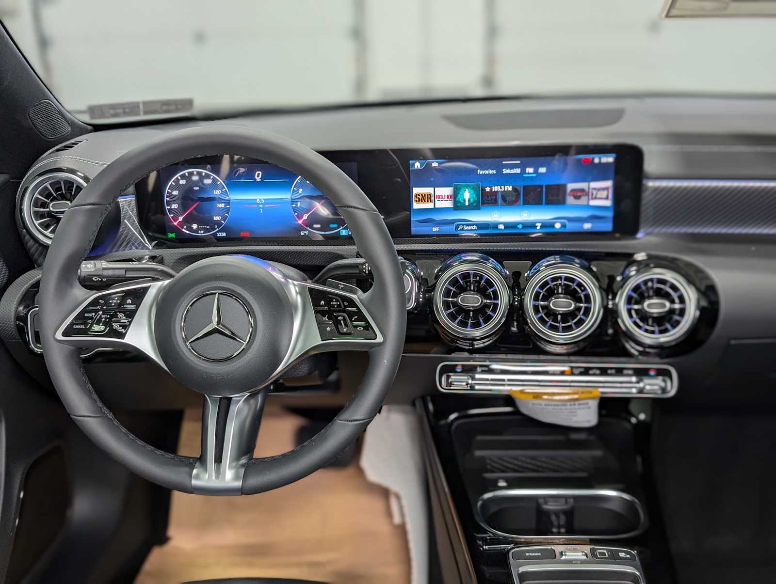 2025 Mercedes Benz CLA 250 4MATIC photo 3