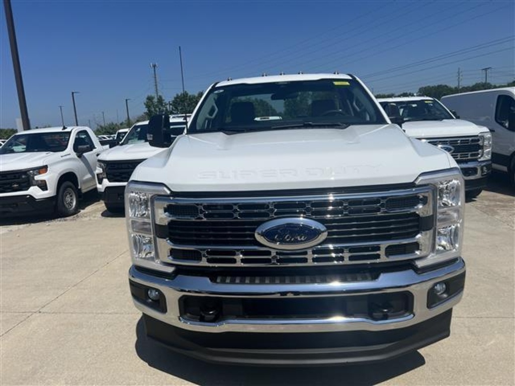 2025 Ford F-350 XL photo 2