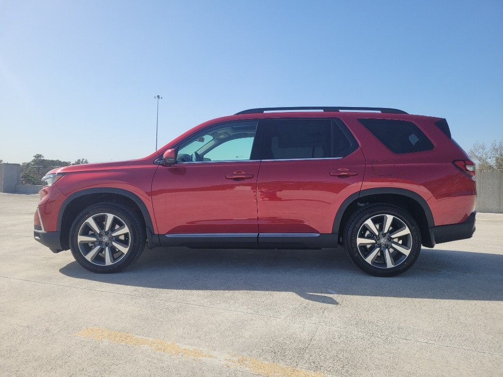 2025 Honda Pilot Touring photo 4