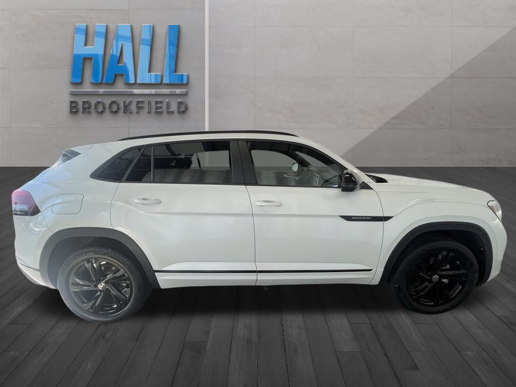2025 Volkswagen Atlas Cross Sport SEL R-Line photo 6