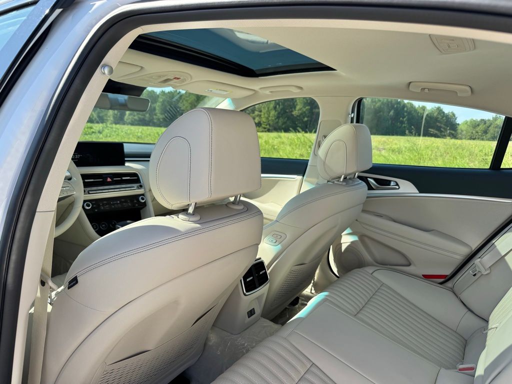 2026 Genesis G70 2.5T Prestige photo 18
