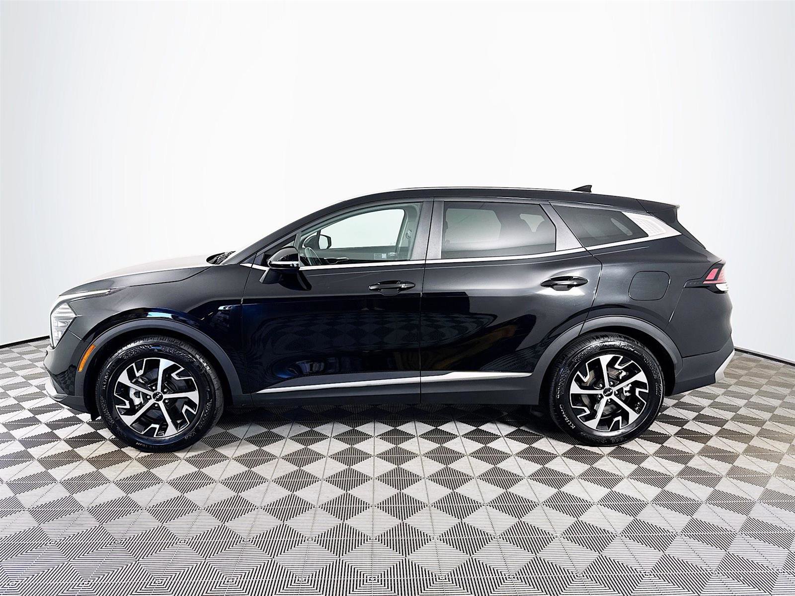 2025 Kia Sportage EX photo 4