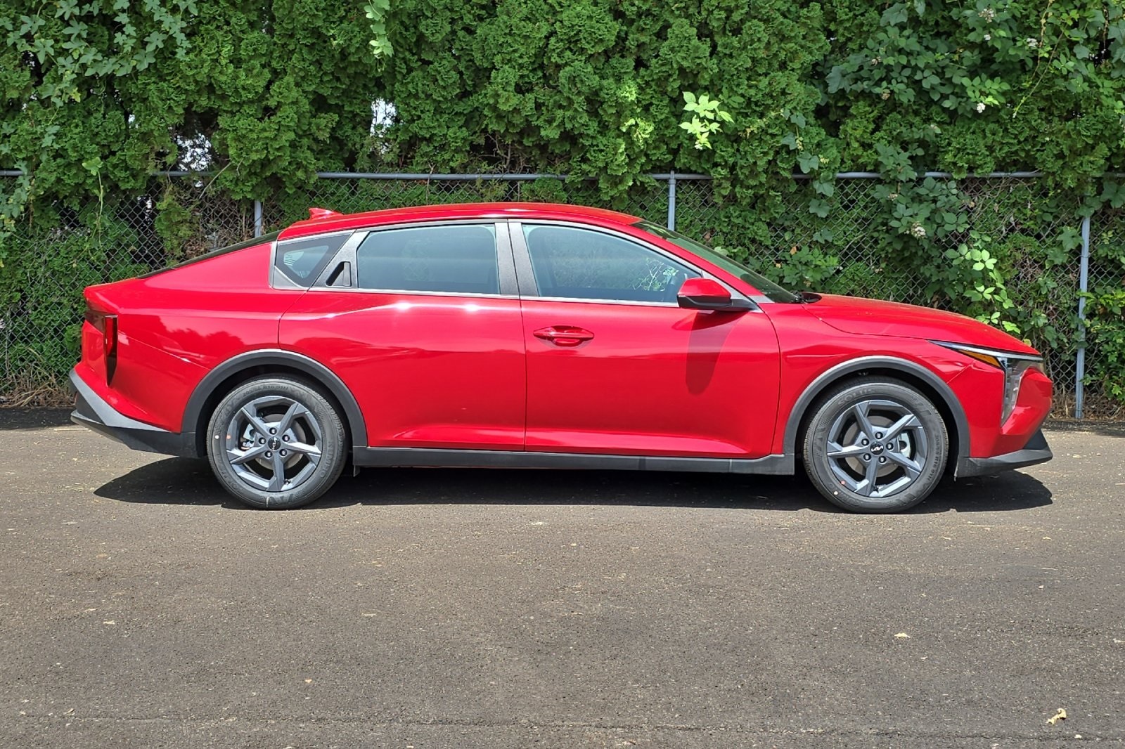 2025 Kia K4 LXS photo 2