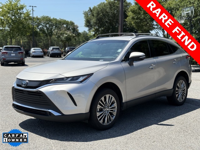 2022 Toyota Venza XLE photo 3