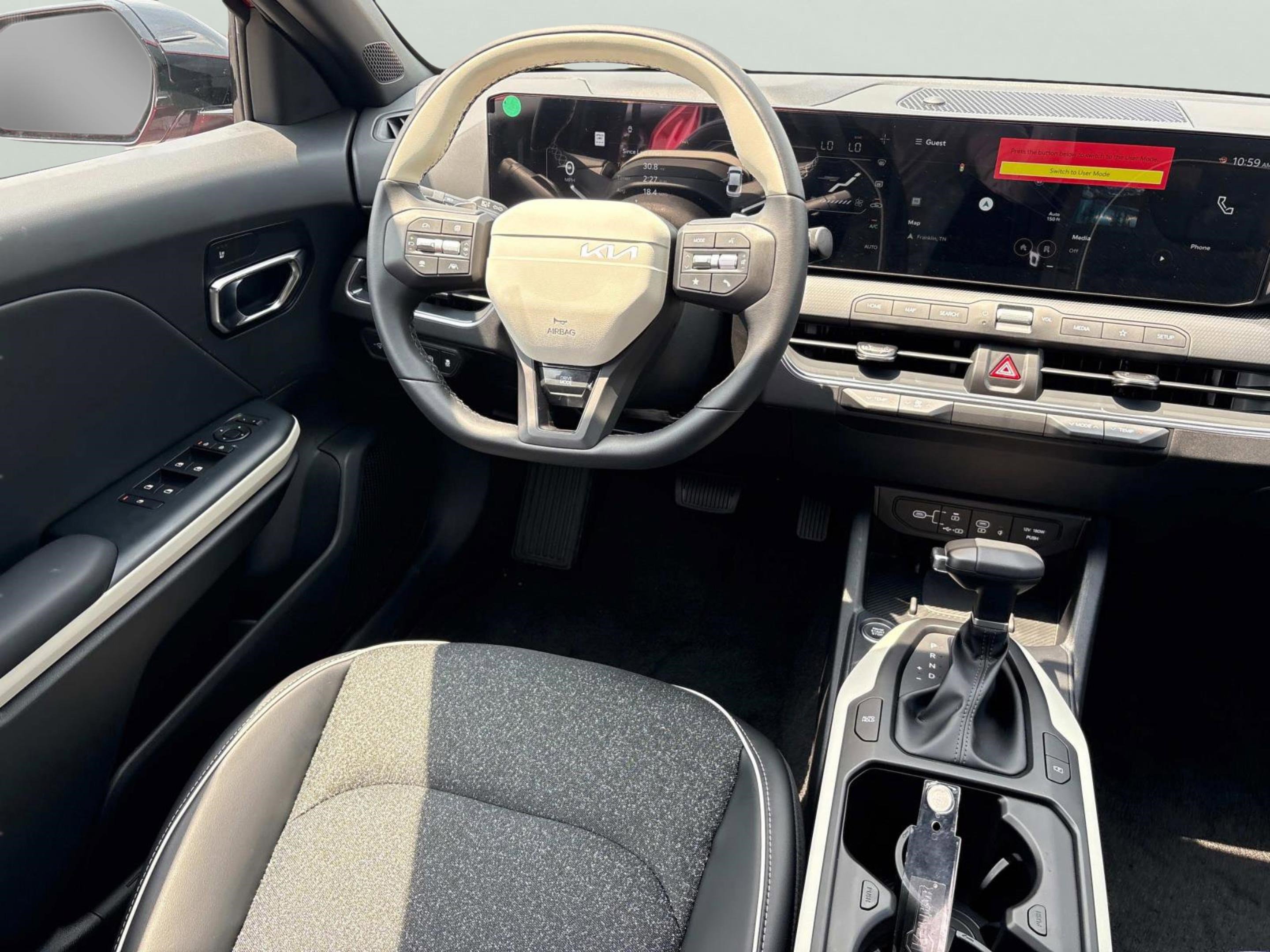 2025 Kia K4 GT-Line photo 11