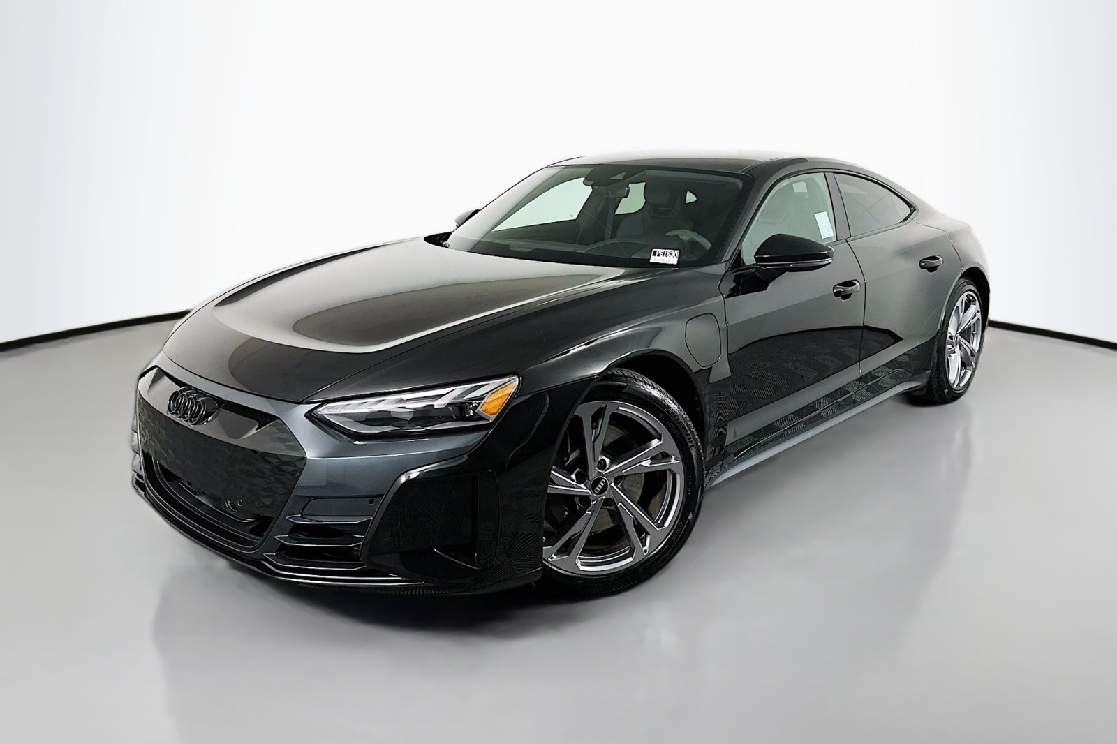 2022 Audi e-tron GT Premium Plus's photo