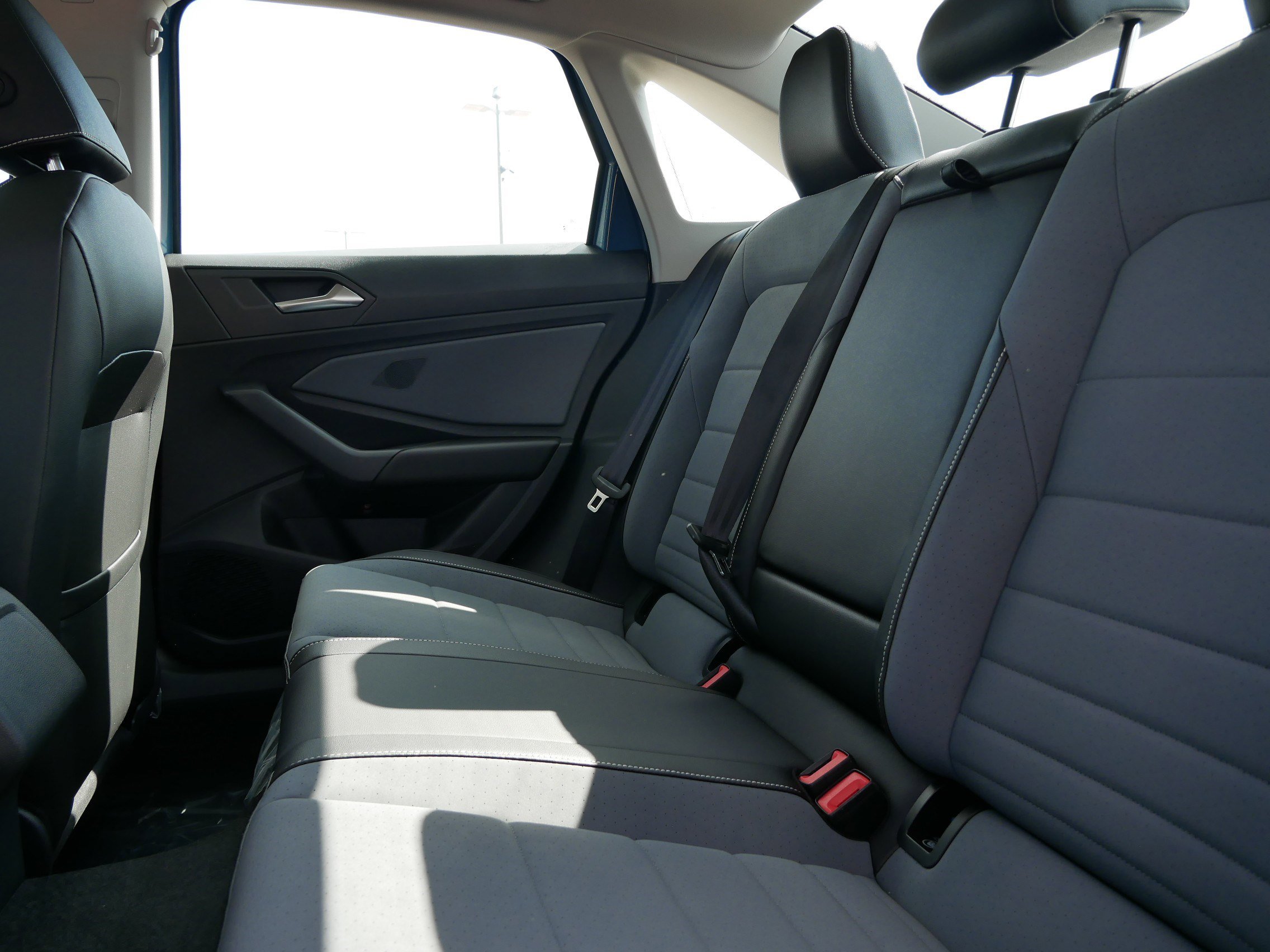 2025 Volkswagen Jetta SE photo 3