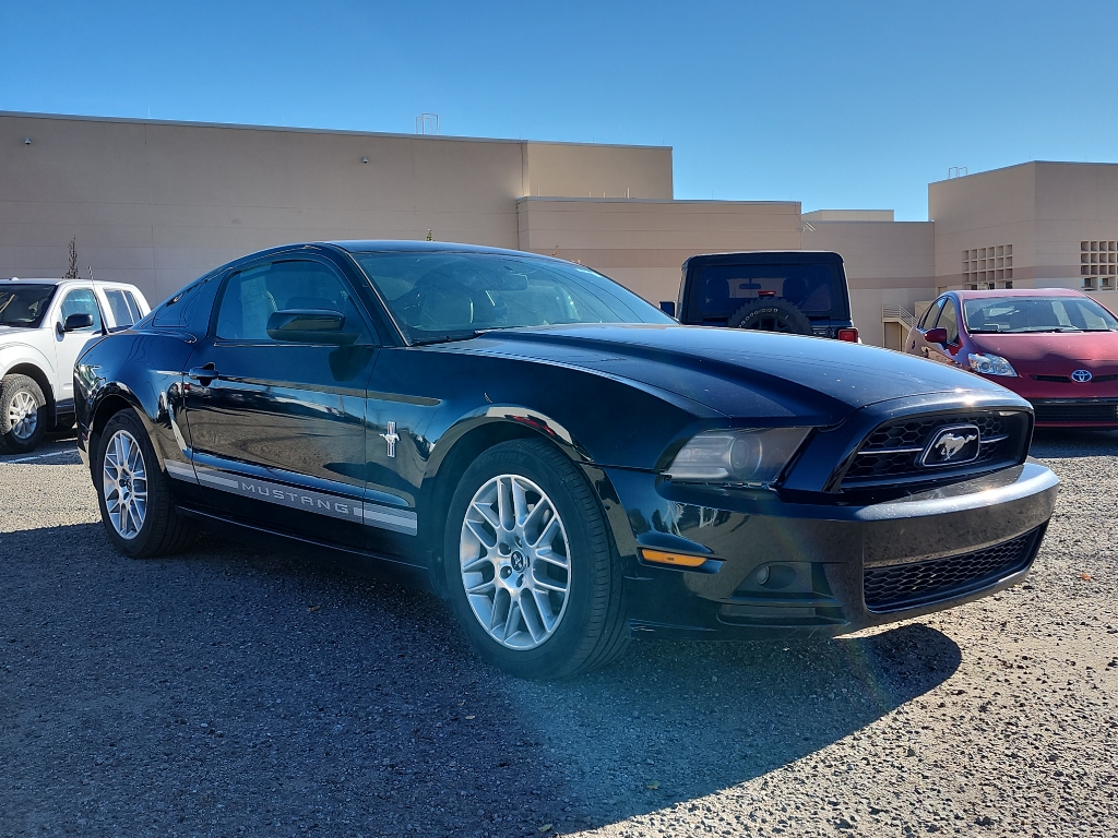 2014 Ford Mustang V6 Premium photo 3