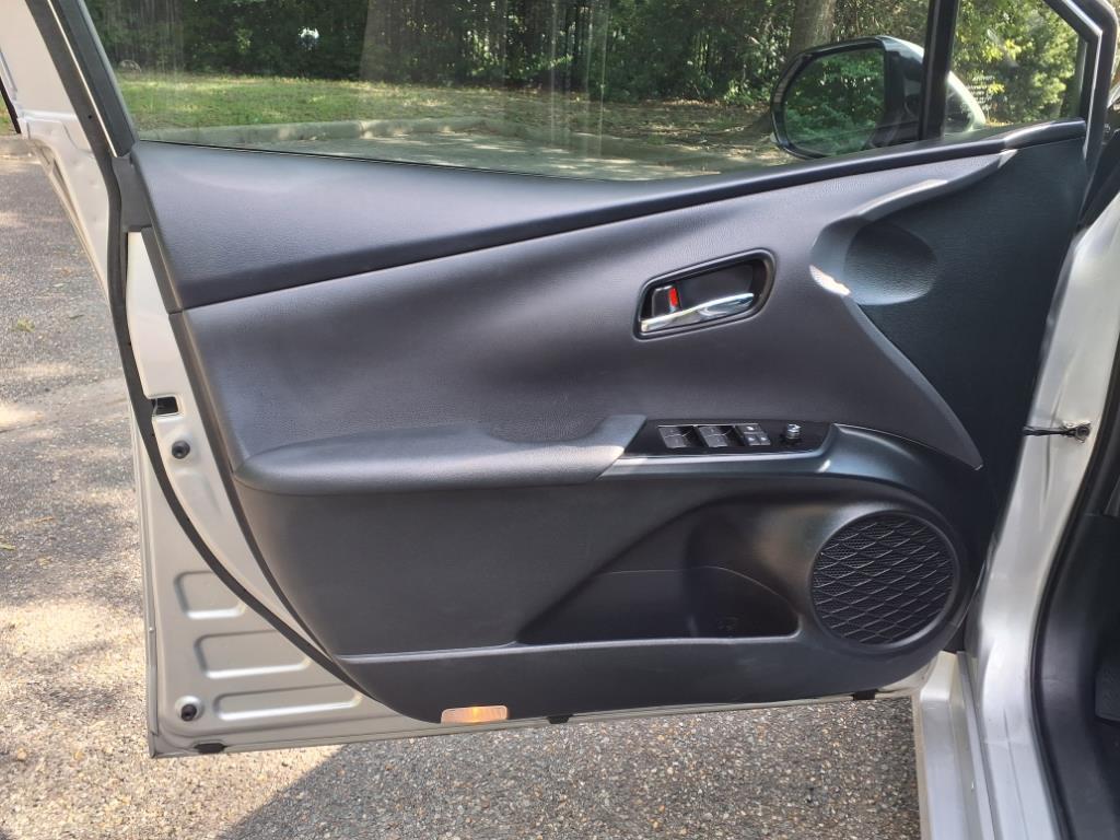 2019 Toyota Prius Prime Plus photo 12